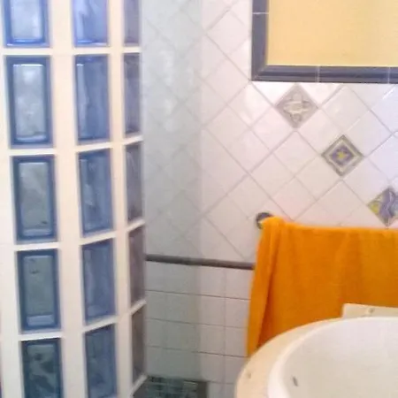 2 Bedrooms House At San Bartolome De Tirajana 300 M Away From The Beach With Sea View Shared Pool And Enclosed Garden * 플라야 델 잉글스